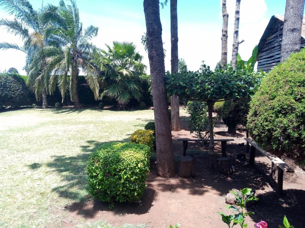 Greenfield Homestay -Full Board Oloitokitok Екстер'єр фото